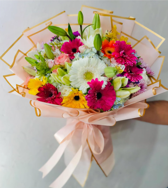 Ramo de Gerberas y follaje - 10